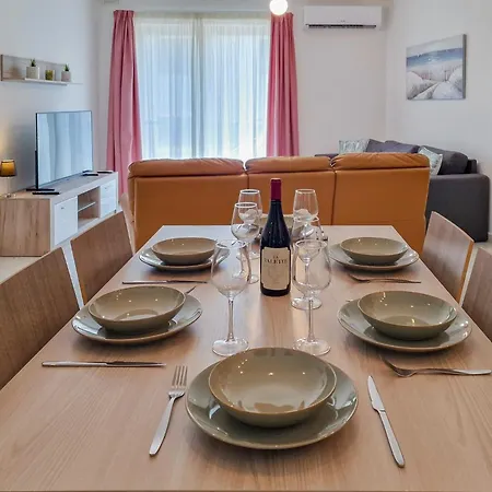 Seascape - Modern Seaview Apartment In Prime Area Of Qawra Apartman *