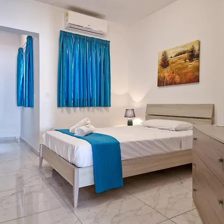 Seascape - Modern Seaview Apartment In Prime Area Of Qawra