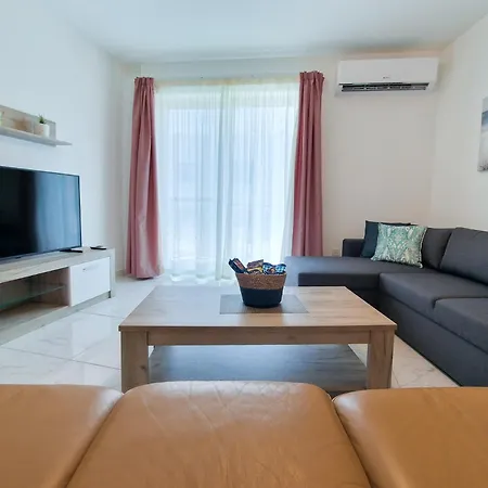 Seascape - Modern Seaview Apartment In Prime Area Of Qawra Apartman