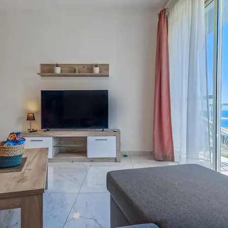 Seascape - Modern Seaview Apartment In Prime Area Of Qawra