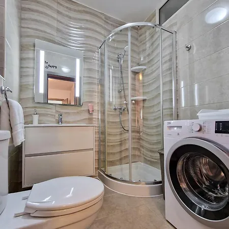 Seascape - Modern Seaview Apartment In Prime Area Of Qawra 公寓 *