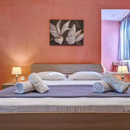 Seascape - Modern Seaview Apartment In Prime Area Of Qawra 公寓