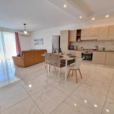 Seascape - Modern Seaview Apartment In Prime Area Of Qawra * 圣保罗湾城