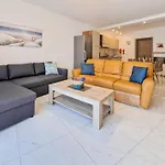 Seascape - Modern Seaview In Prime Area Of Qawra *