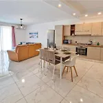 Apartment Seascape - Modern Seaview In Prime Area Of Qawra